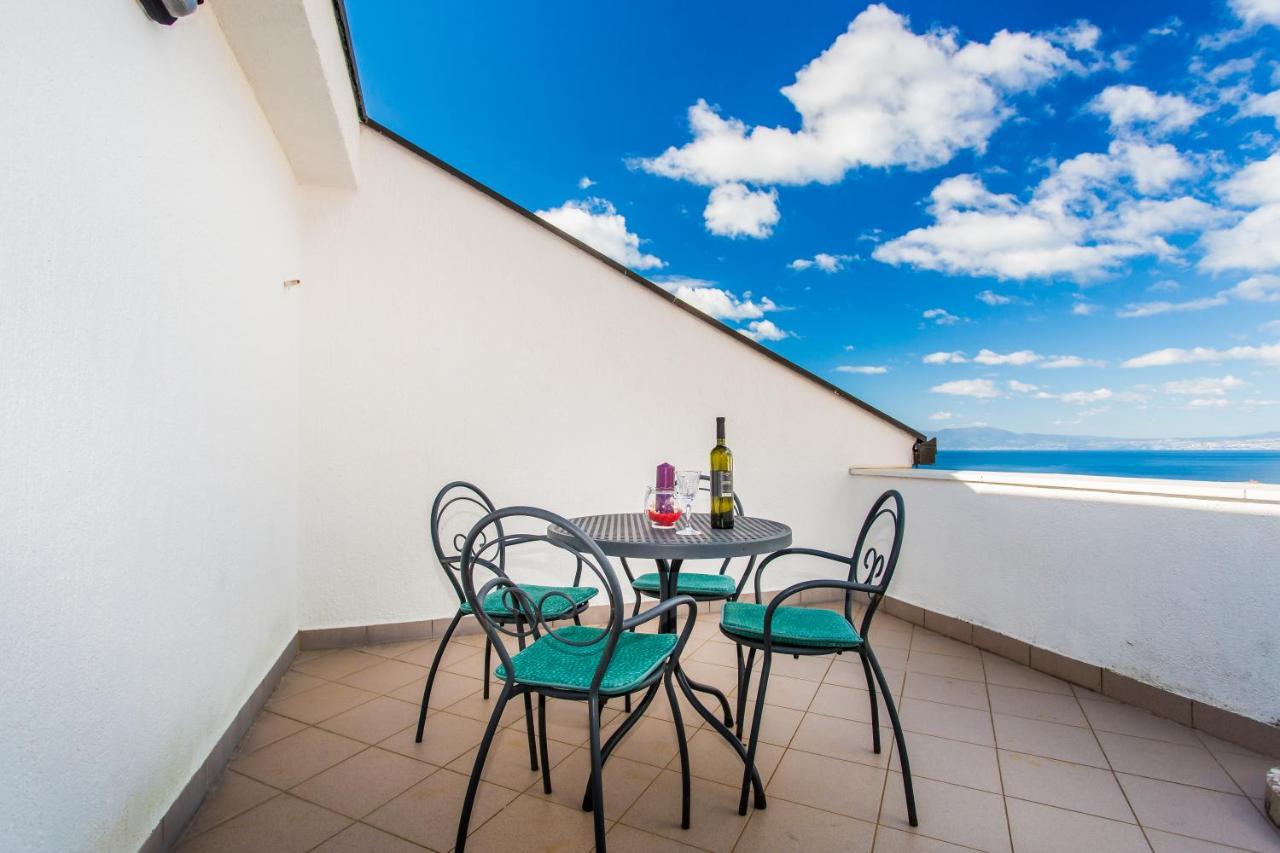 Guest House Lavanda 4 Njivice Bagian luar foto