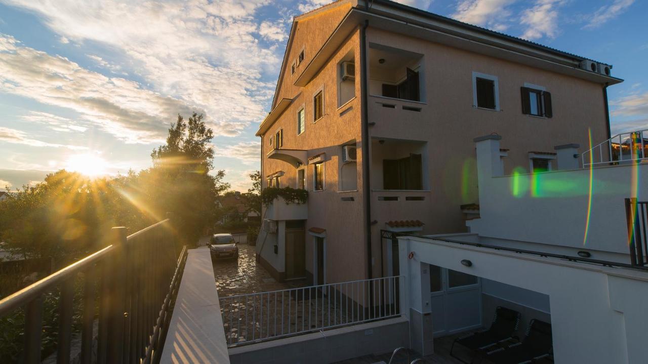 Guest House Lavanda 4 Njivice Bagian luar foto