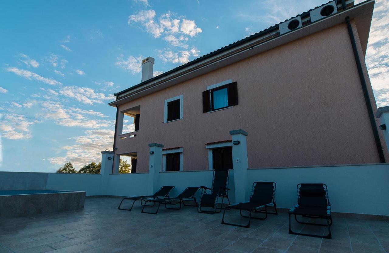 Guest House Lavanda 4 Njivice Bagian luar foto
