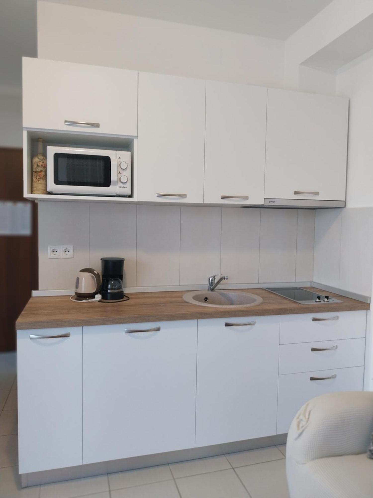 Guest House Lavanda 4 Njivice Bagian luar foto