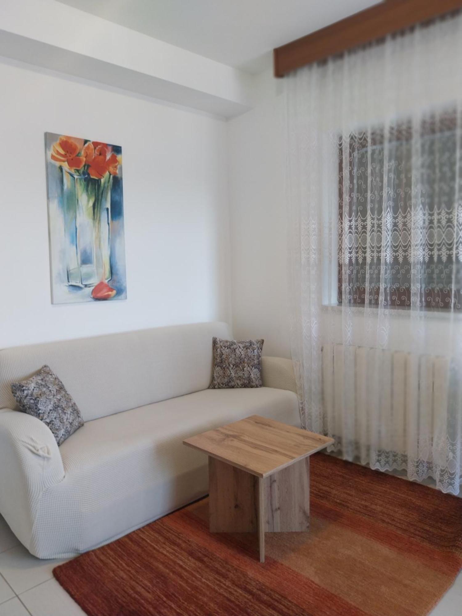 Guest House Lavanda 4 Njivice Bagian luar foto